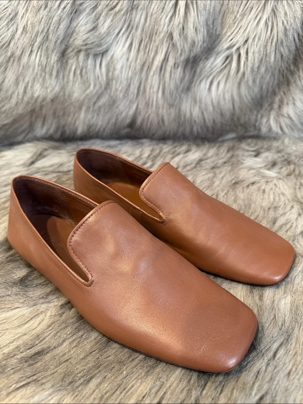 Everlane Women's Leather Slip-On Loafers in Tan-Brown Size 8